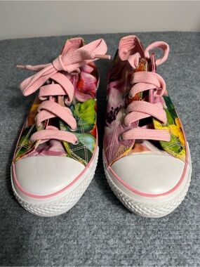 Beverly Feldman Floral Low-Top Sneakers with Pink Laces